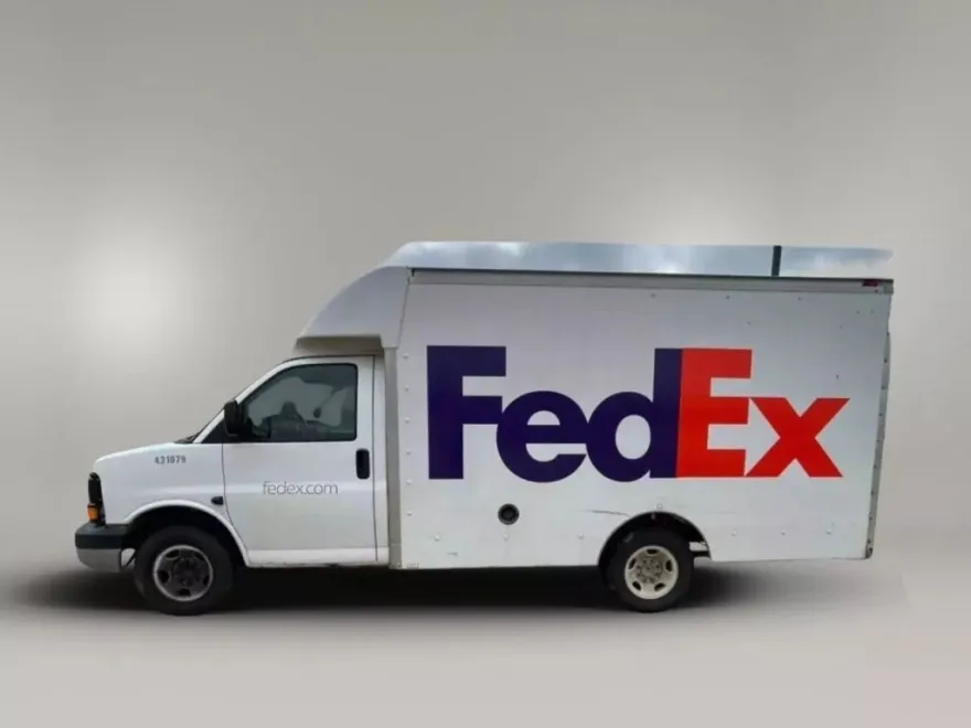 2009 Chevrolet Express Cutaway Van photo 1
