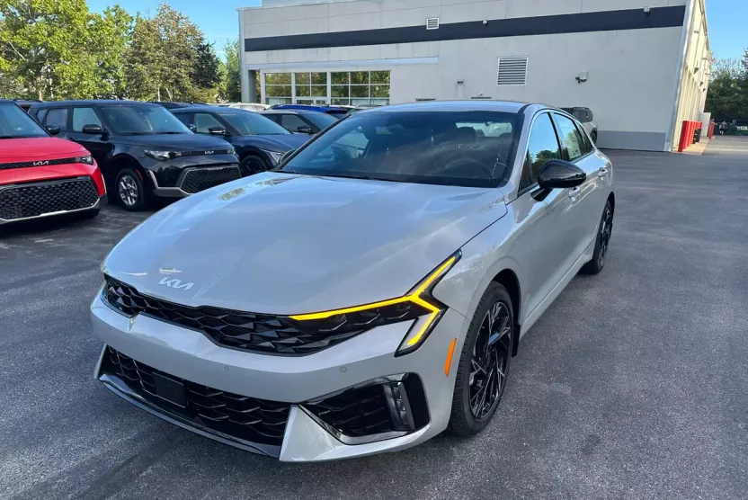 2026 Kia K5 GT-Line photo 1