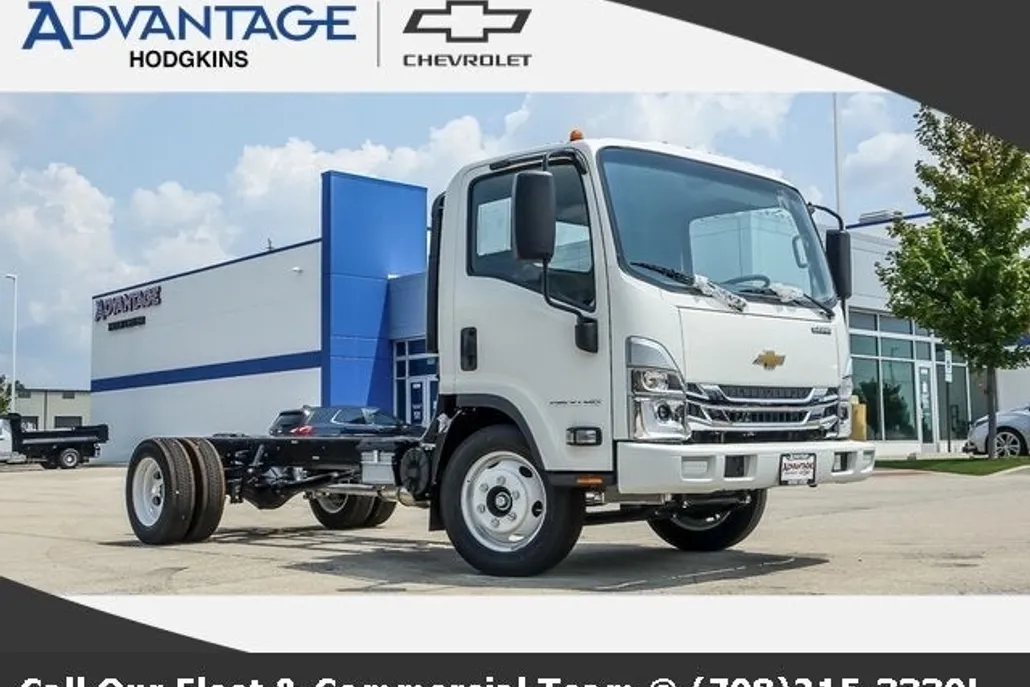 2025 Chevrolet Silverado 4500HD Base photo 1