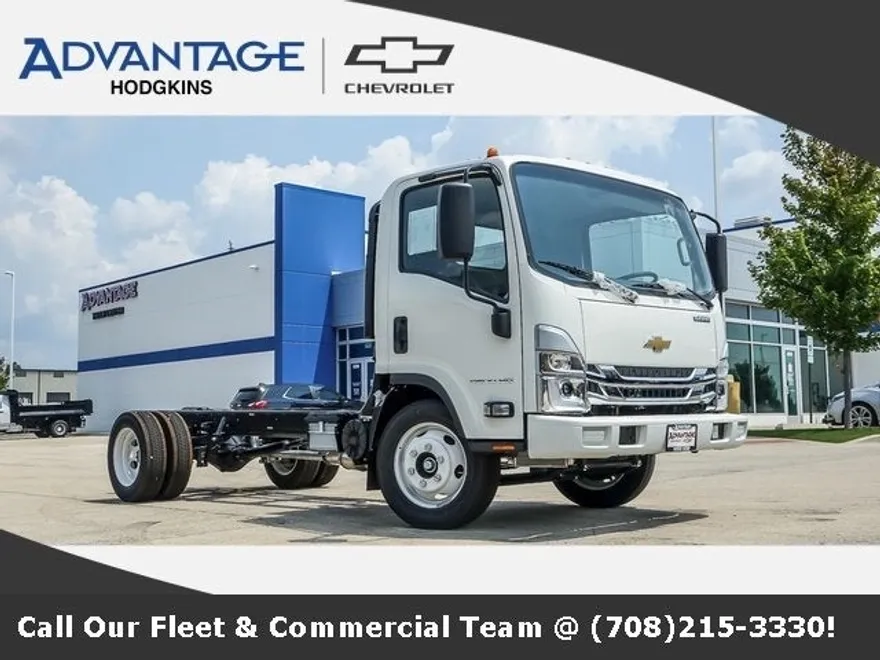 2025 Chevrolet Silverado 4500HD Base photo 1