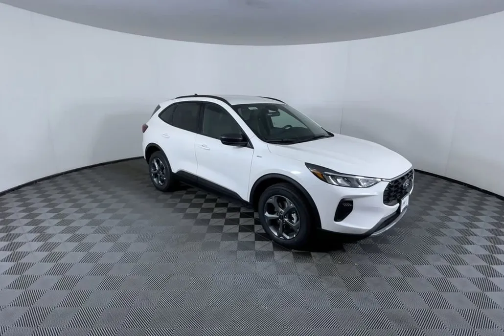 2025 Ford Escape photo 1