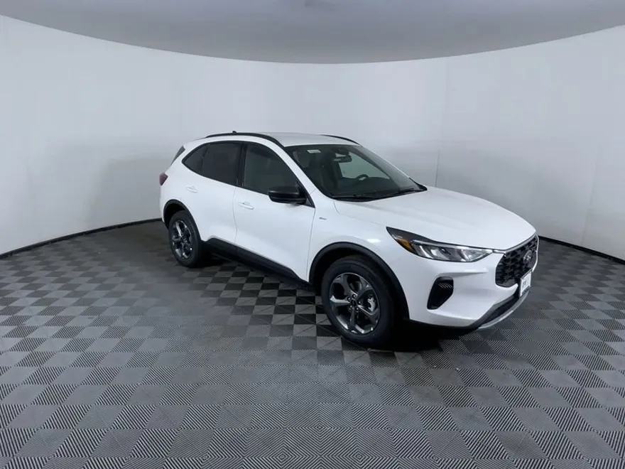 2025 Ford Escape photo 1