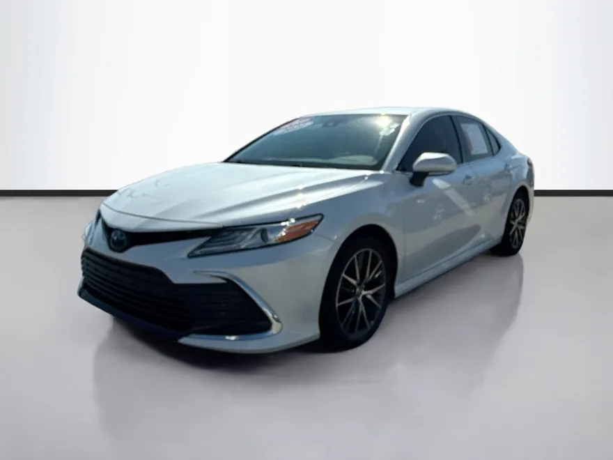 2021 Toyota Camry Hybrid XLE photo 1