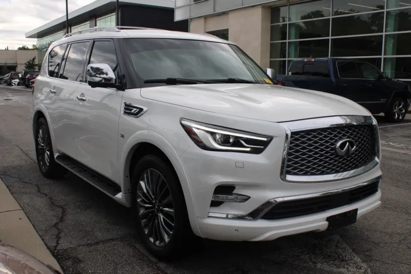 2019 Infiniti QX80 Luxe photo 1