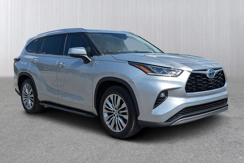 2023 Toyota Highlander Hybrid Platinum photo 1