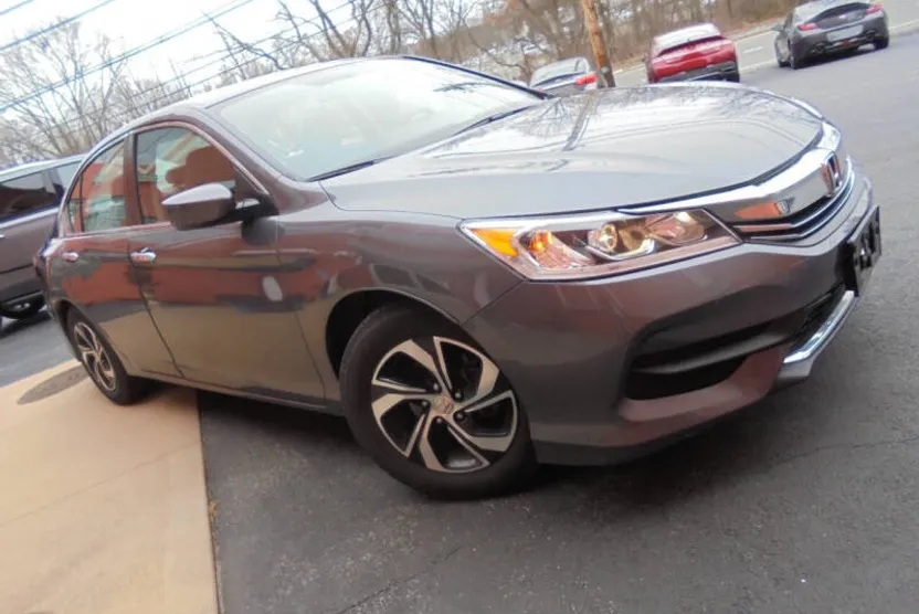 2016 Honda Accord LX photo 1