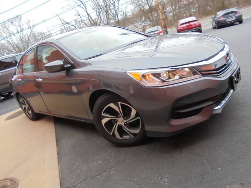 2016 Honda Accord LX photo 1