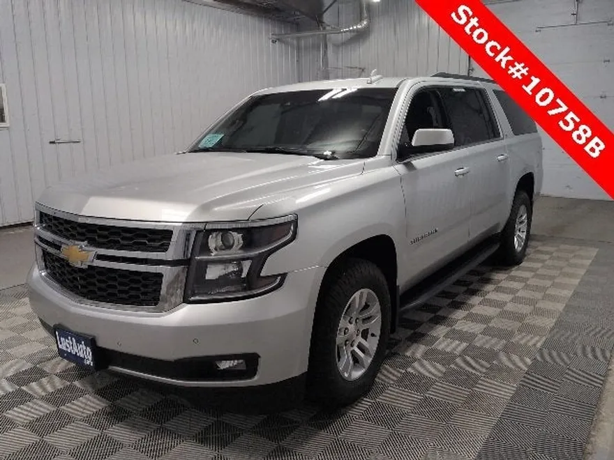 2019 Chevrolet Suburban LT photo 1