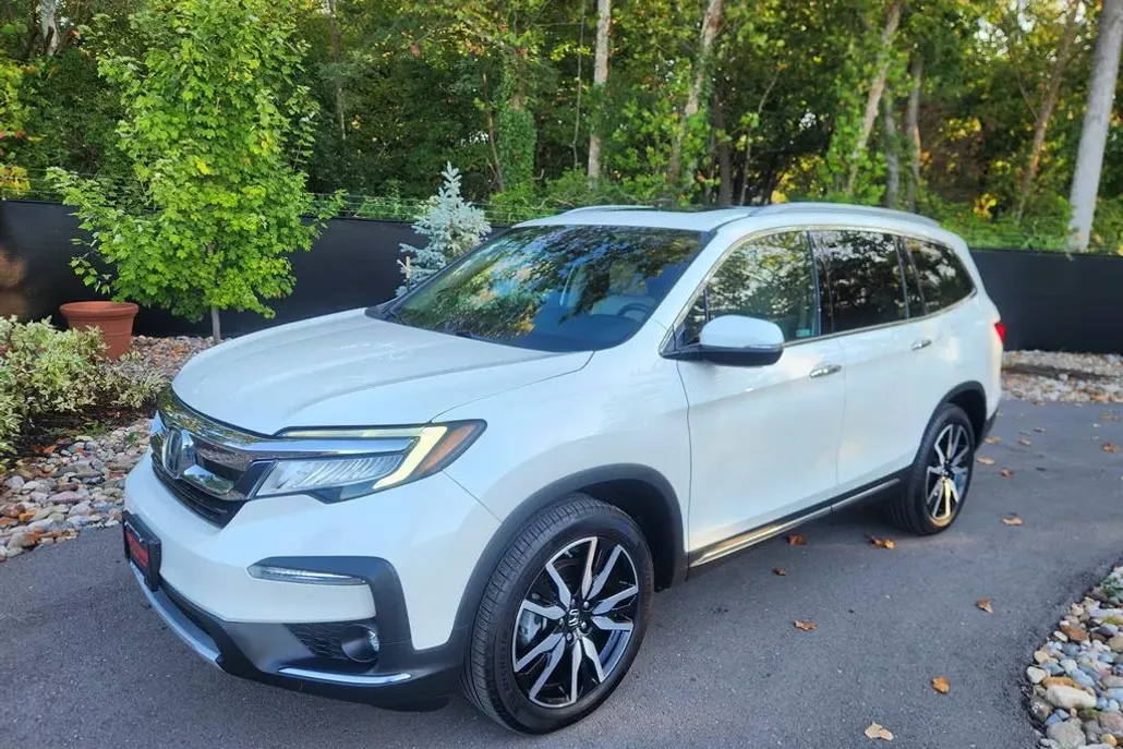 2019 Honda Pilot Elite photo 1
