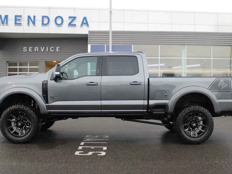 2024 Ford F-250 Lariat photo 1