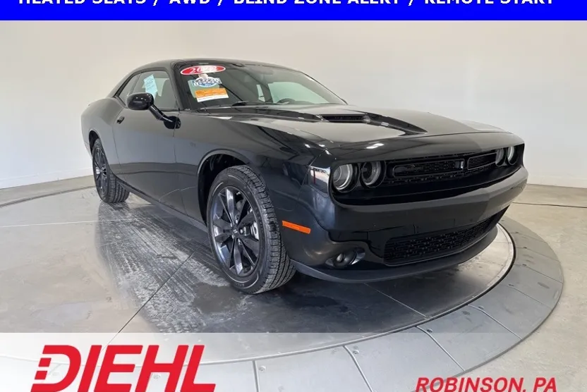 2022 Dodge Challenger SXT AWD photo 1