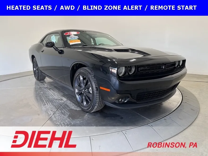 2022 Dodge Challenger SXT AWD photo 1