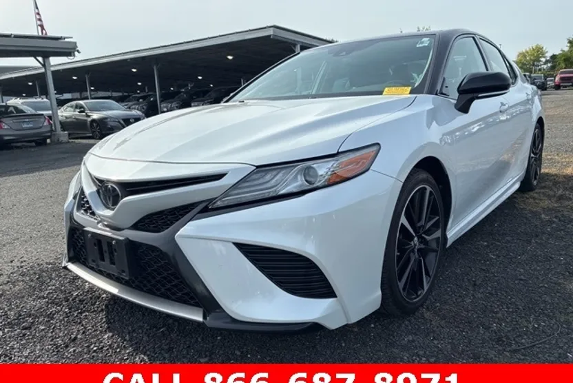 2019 Toyota Camry XSE photo 1