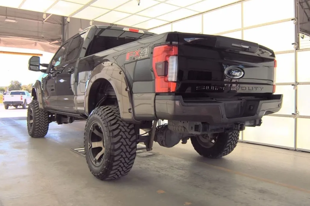 2017 Ford F-250 Lariat photo 1