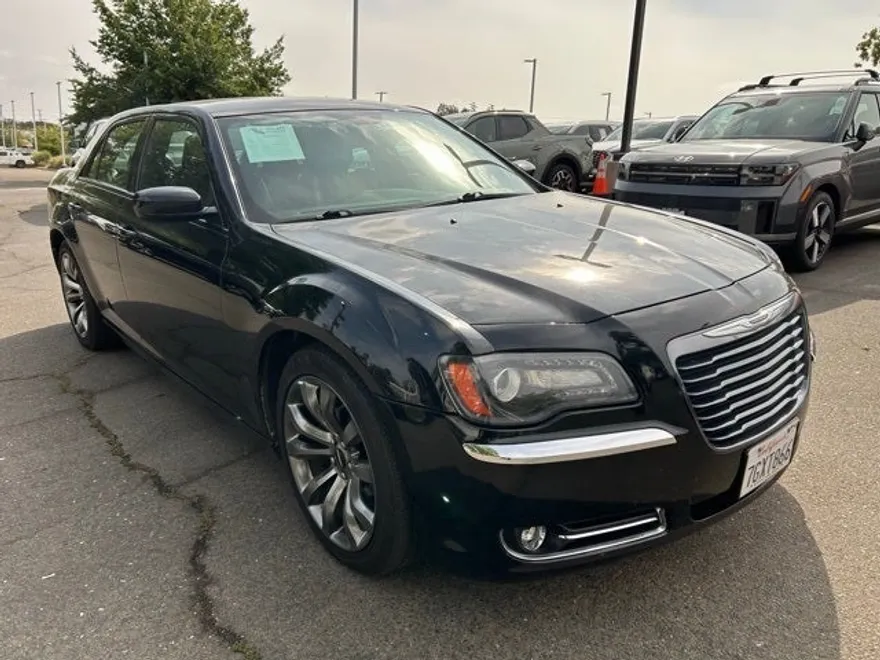 2014 Chrysler 300 S photo 1