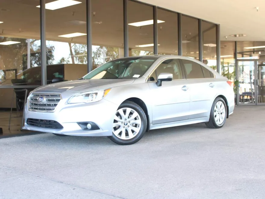 2017 Subaru Legacy 2.5i Premium photo 1