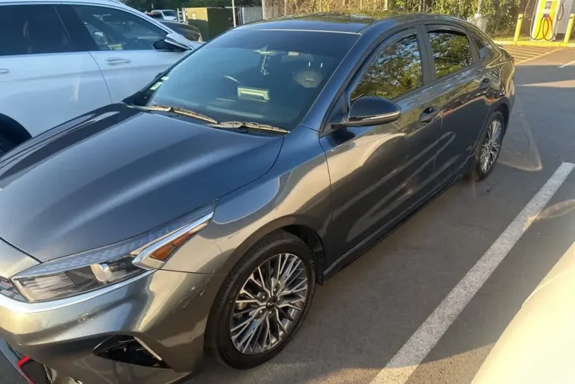 2023 Kia Forte GT-Line photo 1