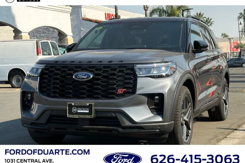 2025 Ford Explorer ST photo 1