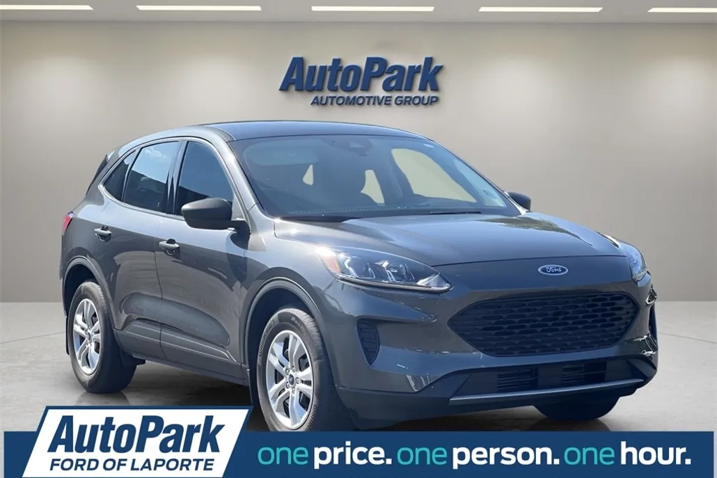 2020 Ford Escape S photo 1