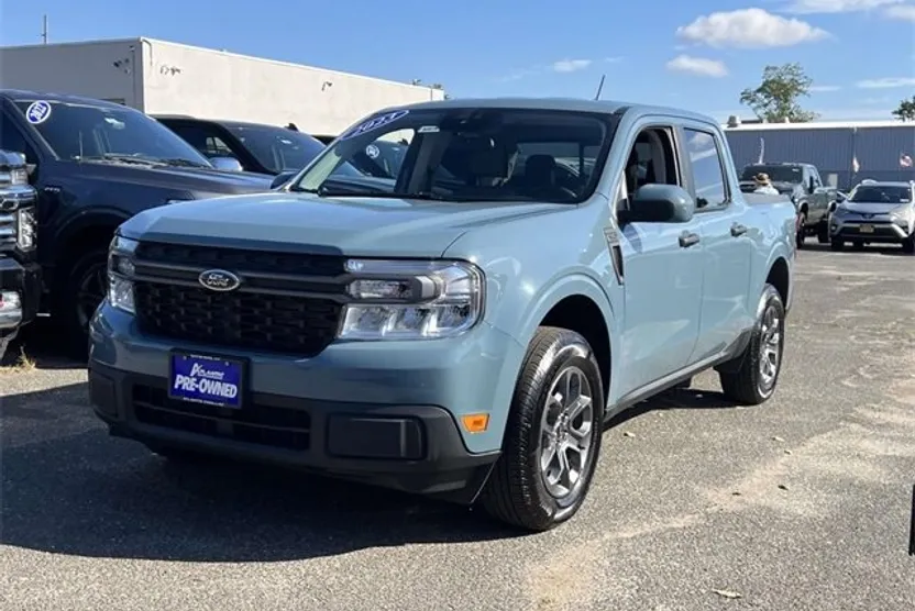 2023 Ford Maverick XLT photo 1