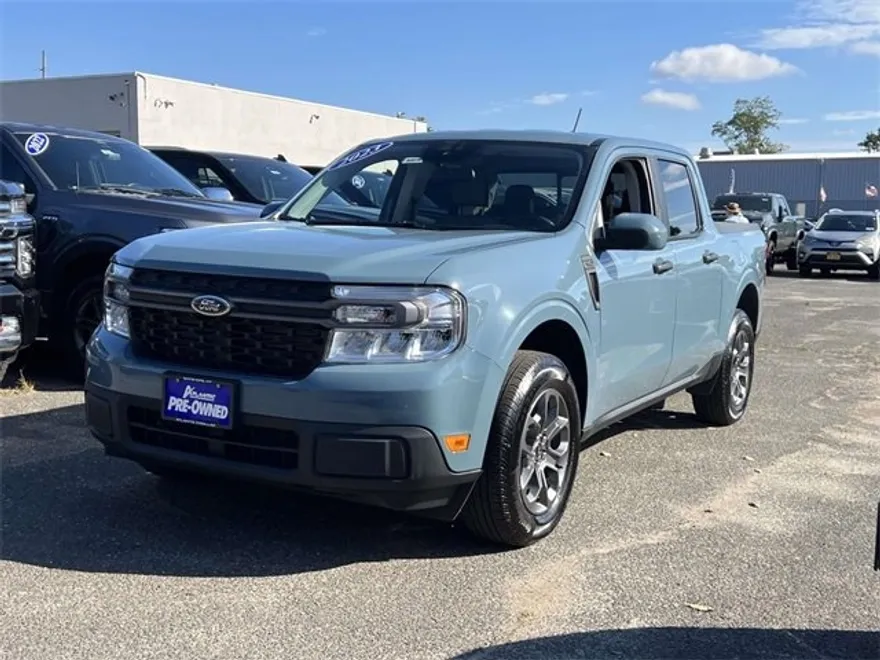 2023 Ford Maverick XLT photo 1