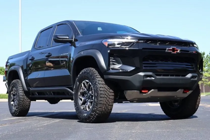 2025 Chevrolet Colorado ZR2 photo 1