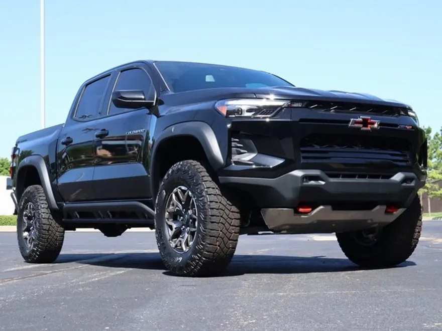 2025 Chevrolet Colorado ZR2 photo 1
