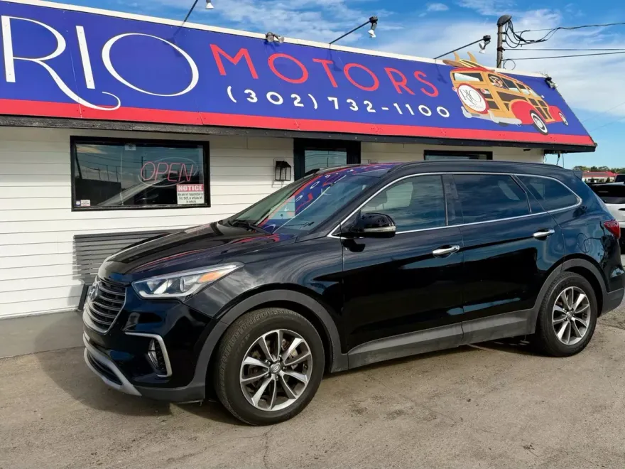 2017 Hyundai Santa Fe SE Sport photo 1
