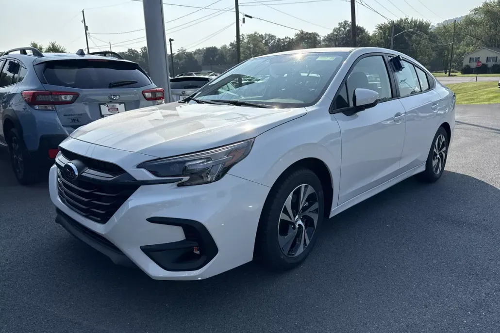 2025 Subaru Legacy Premium photo 1