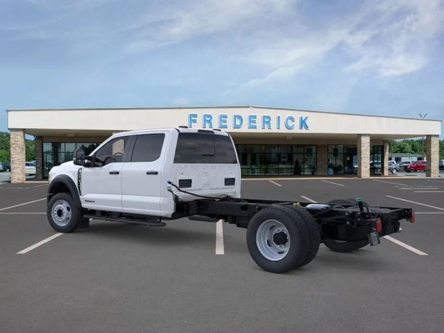 2025 Ford F-550 XL photo 1