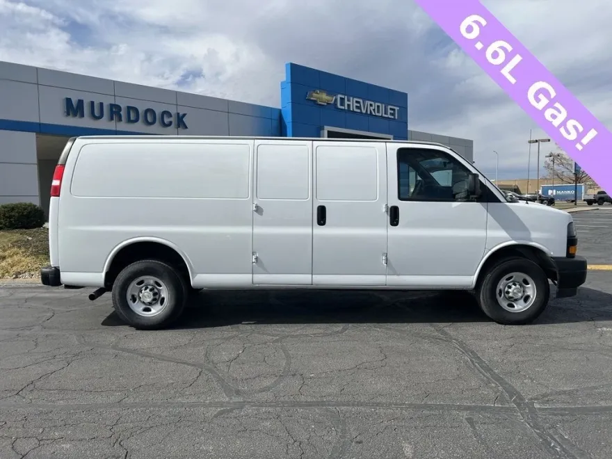 2022 Chevrolet Express Cargo 2500 photo 1