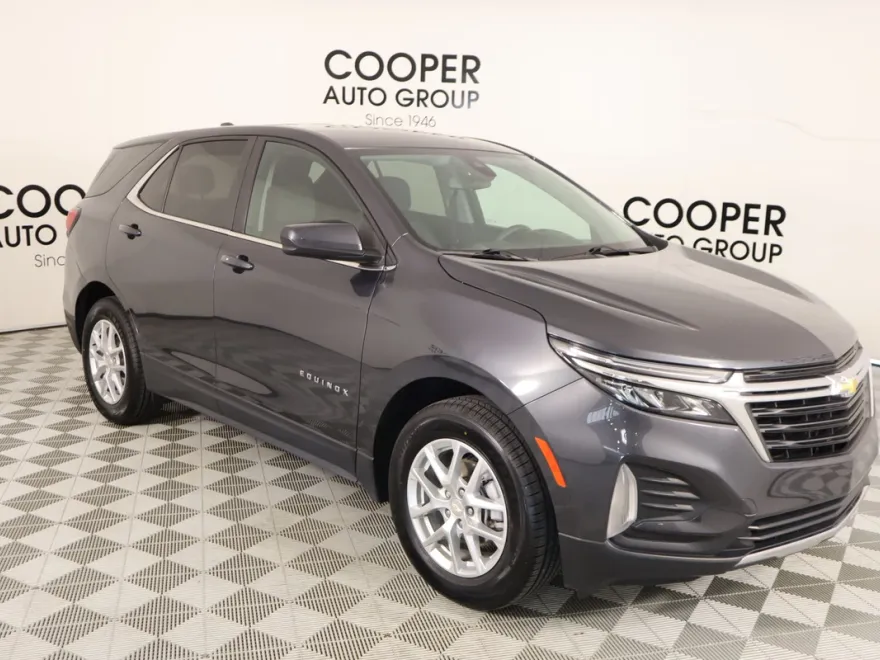 2023 Chevrolet Equinox LT photo 1