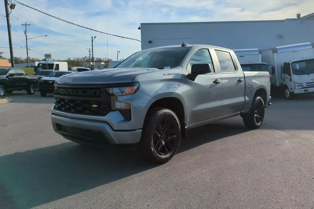 2025 Chevrolet Silverado 1500 Custom photo 1