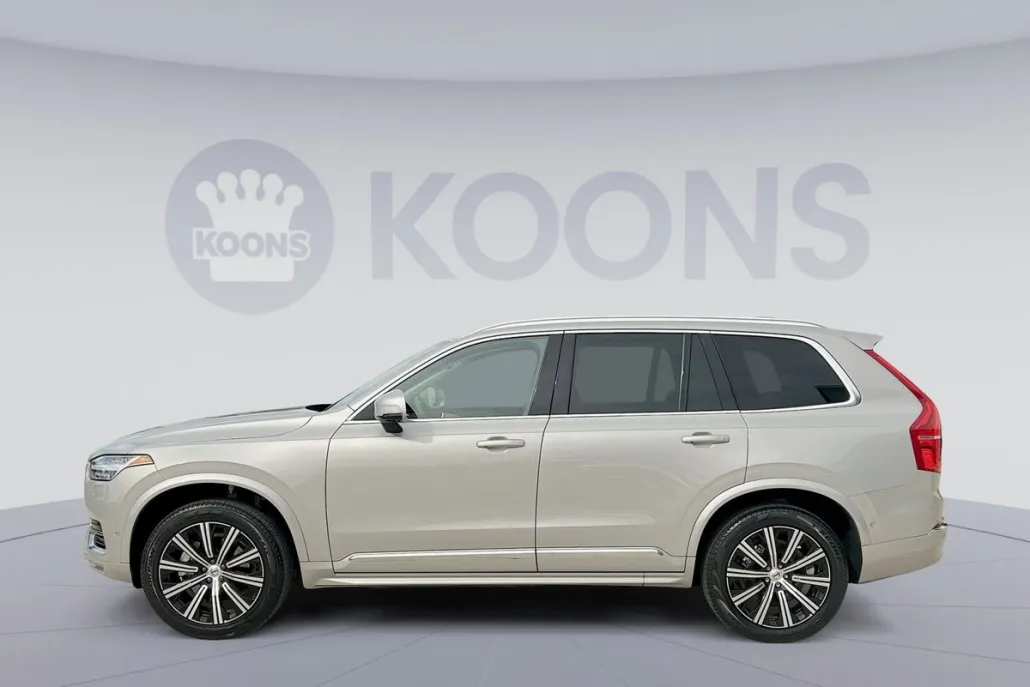 2025 Volvo XC90 Plus photo 1
