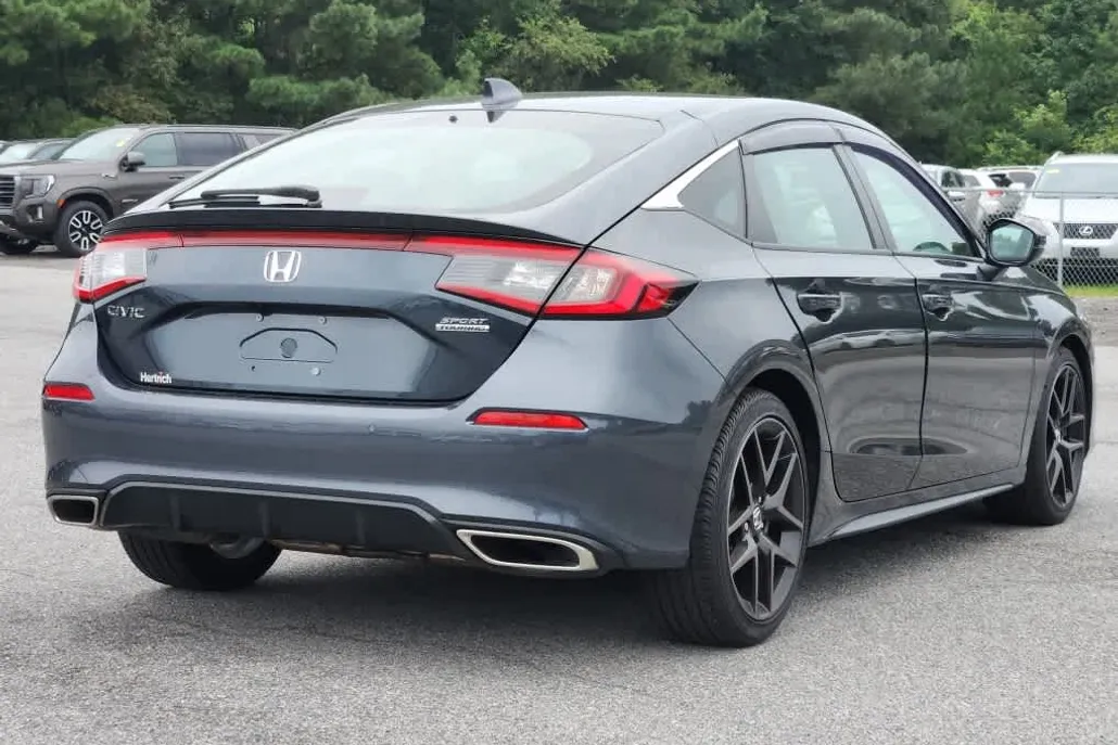 2024 Honda Civic Hatchback Sport Touring photo 1