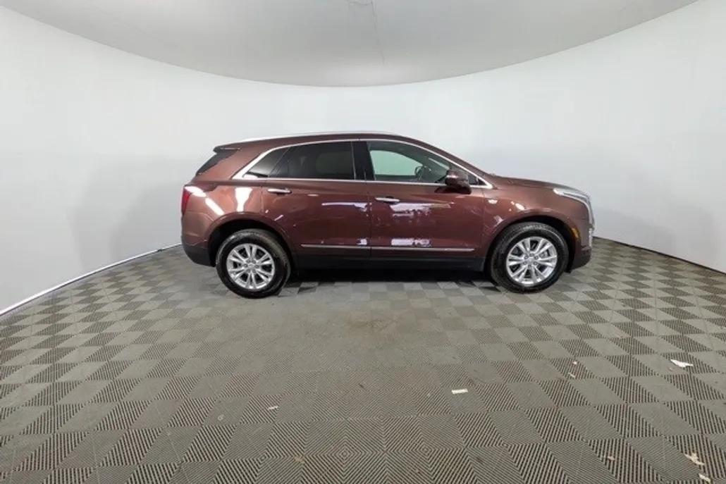 2022 Cadillac XT5 Luxury photo 1