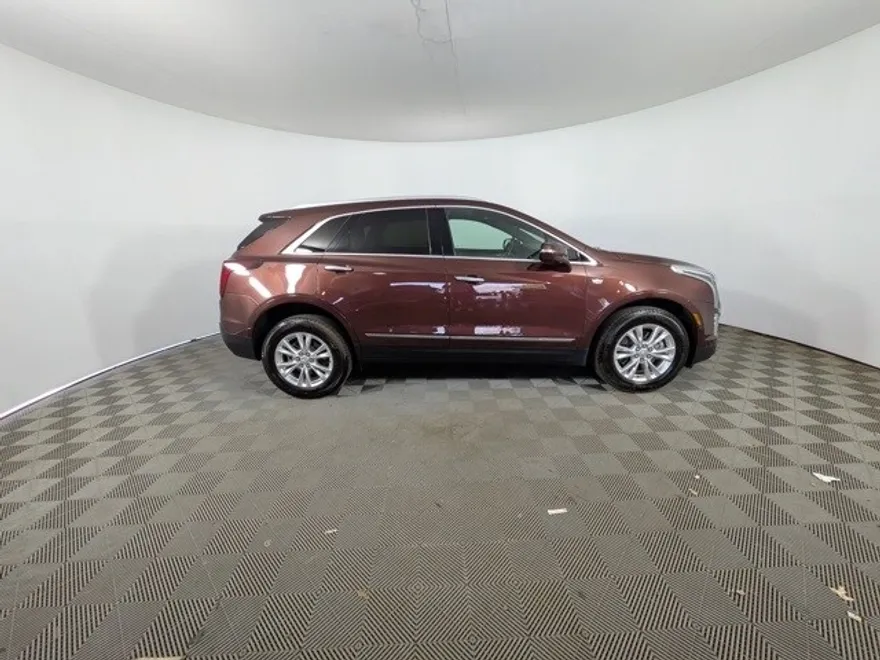 2022 Cadillac XT5 Luxury photo 1