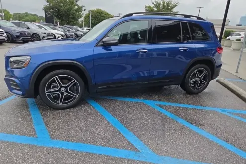 2024 Mercedes Benz GLB 250 photo 3