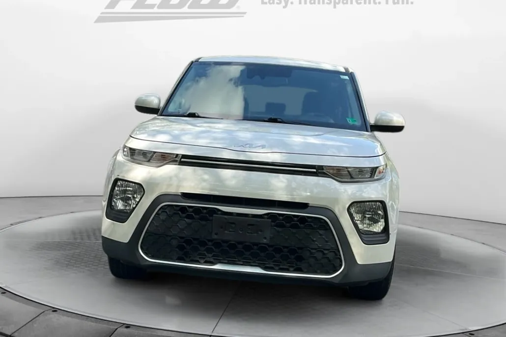 2022 Kia Soul S photo 1