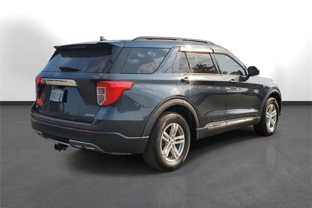 2022 Ford Explorer XLT photo 1