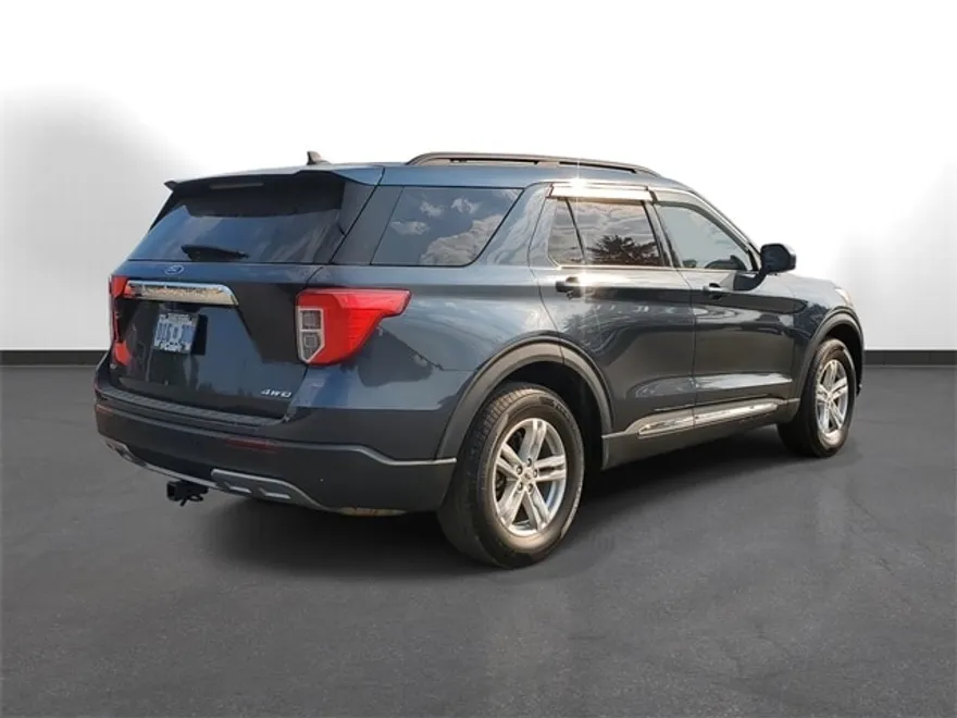 2022 Ford Explorer XLT photo 1