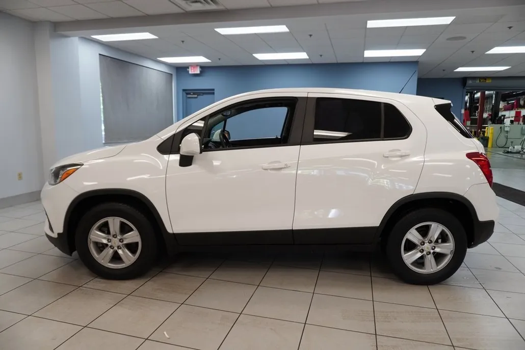 2020 Chevrolet Trax LS photo 1