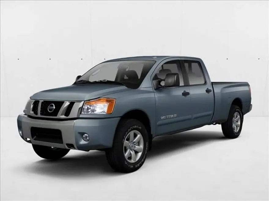 2010 Nissan Titan LE Crew Cab photo 1