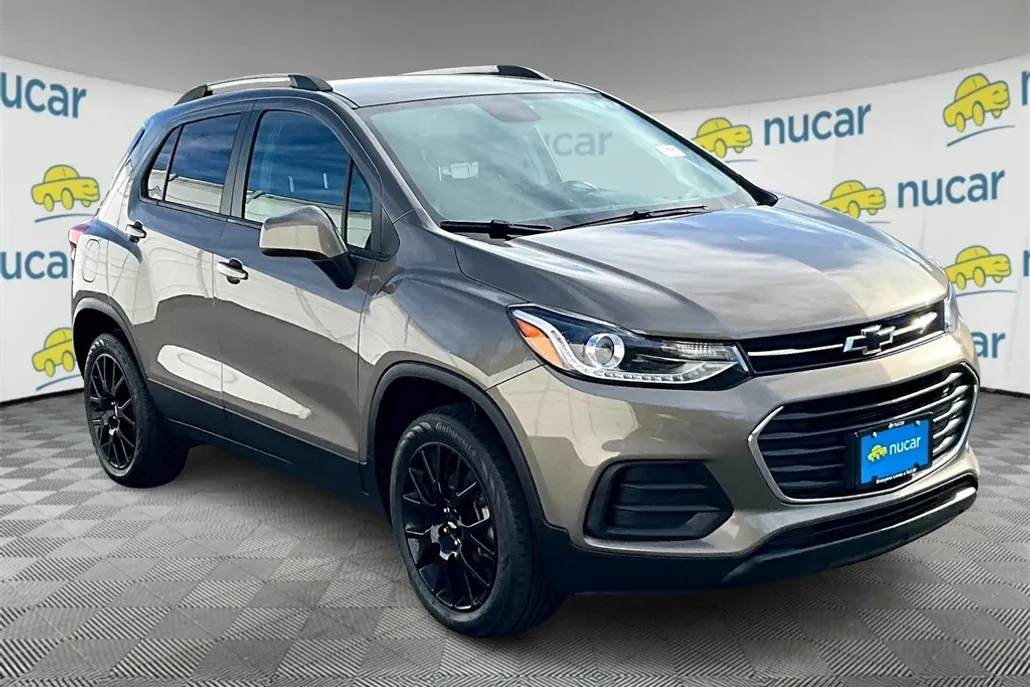 2022 Chevrolet Trax LT photo 1