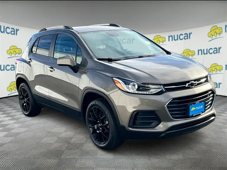 2022 Chevrolet Trax LT photo 1