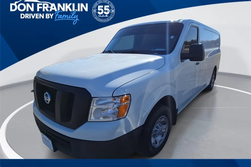 2020 Nissan NV2500 HD SV photo 1