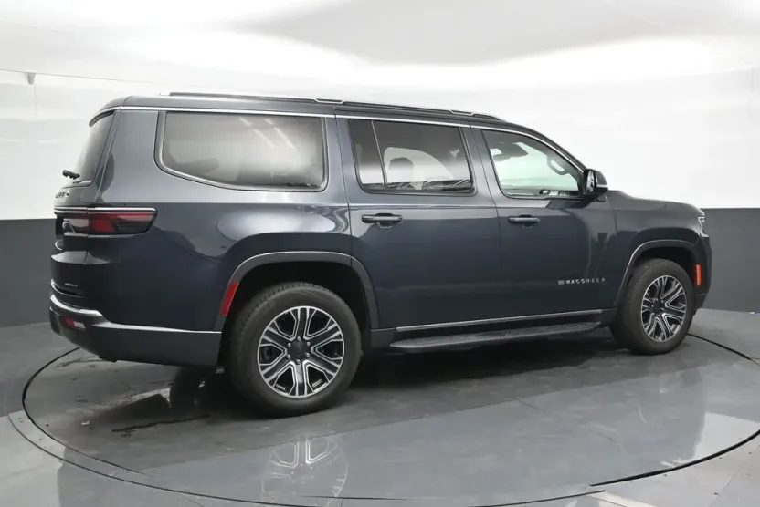 2022 Jeep Wagoneer Series III photo 1