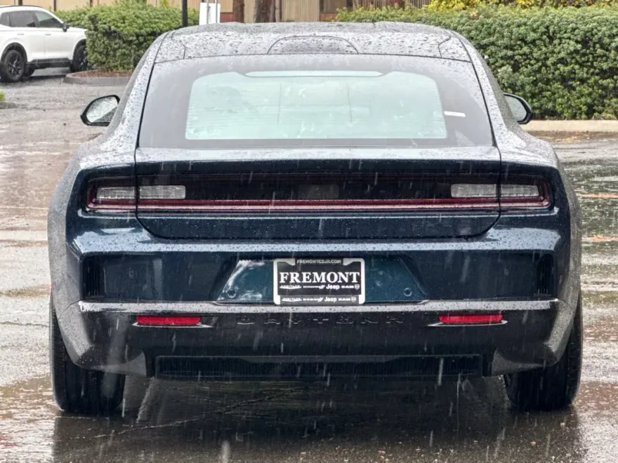 2025 Dodge Charger R/T photo 4