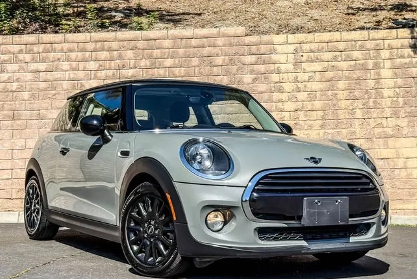 2019 Mini Cooper Hardtop photo 1