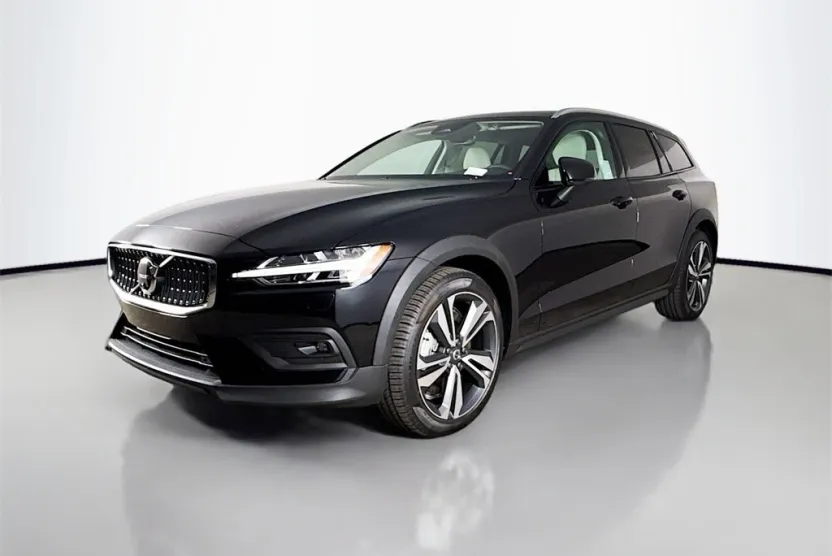 2026 Volvo V60 Cross Country B5 Plus photo 1